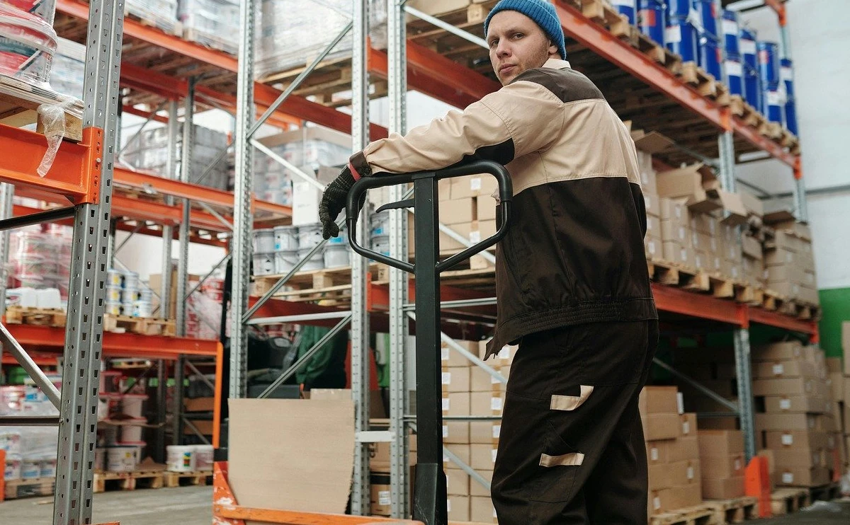 Tipuri de ambalaje utilizate în logistică și comerț